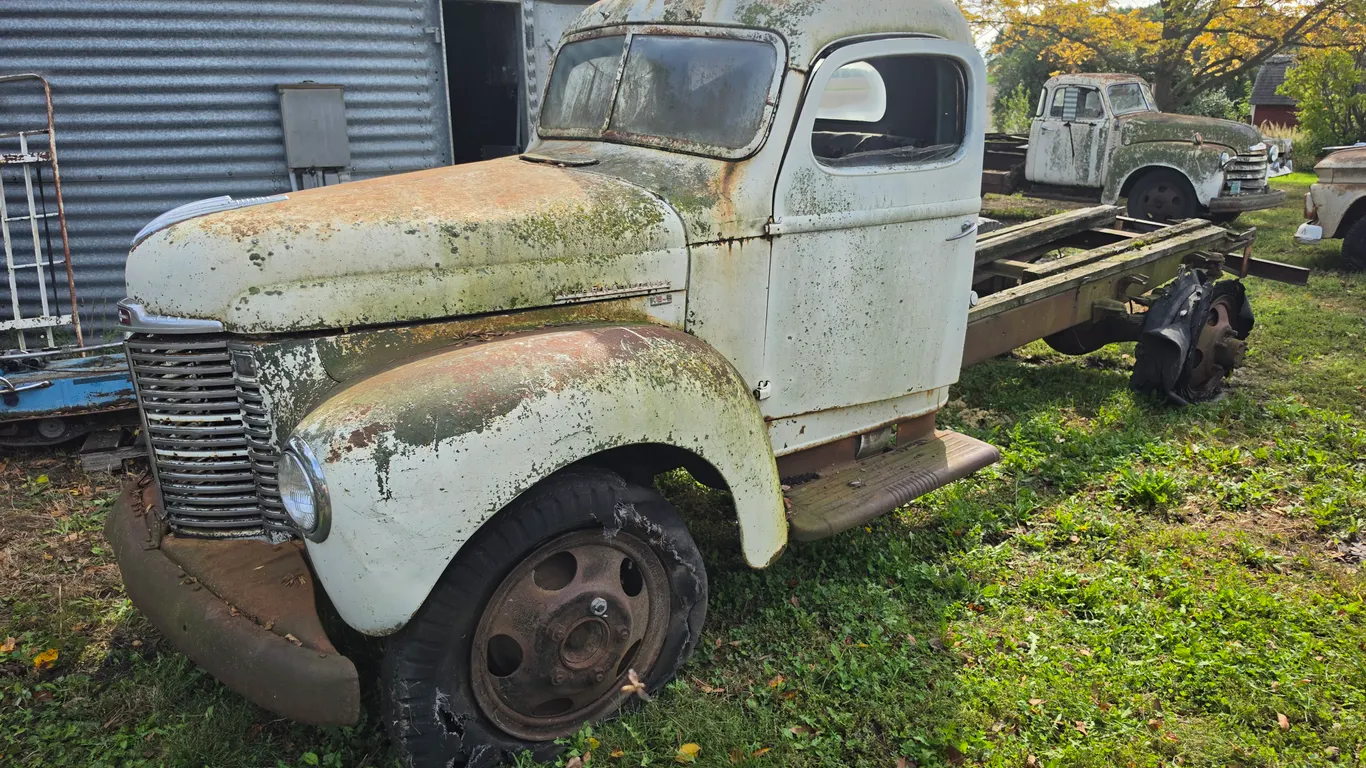 International KB-5, Approx 40’s Model, No Title, Has Not Ran in a Number of Years