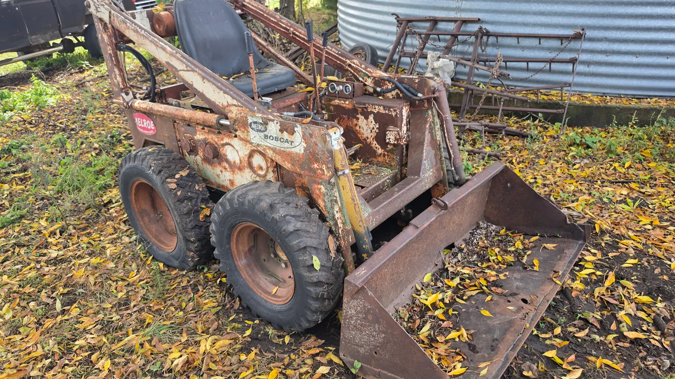 Melroe Bobcat Skid Loader, Bobcat (Onan) Power Unit Engine, Has Not Ran in a Number of Years