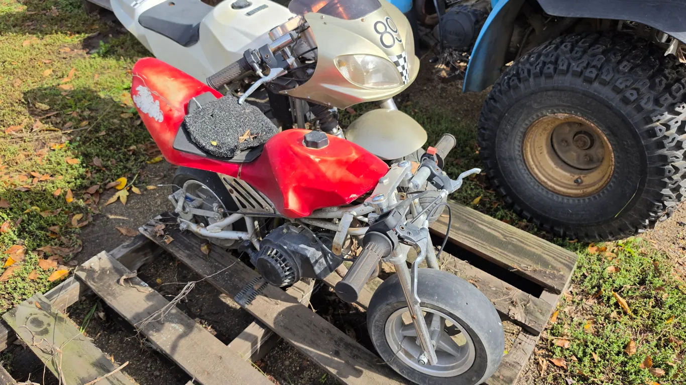 (2) Mini Motorcycles, Per Seller: 1 Ran a Number of Years Ago, Buying Both for One Money