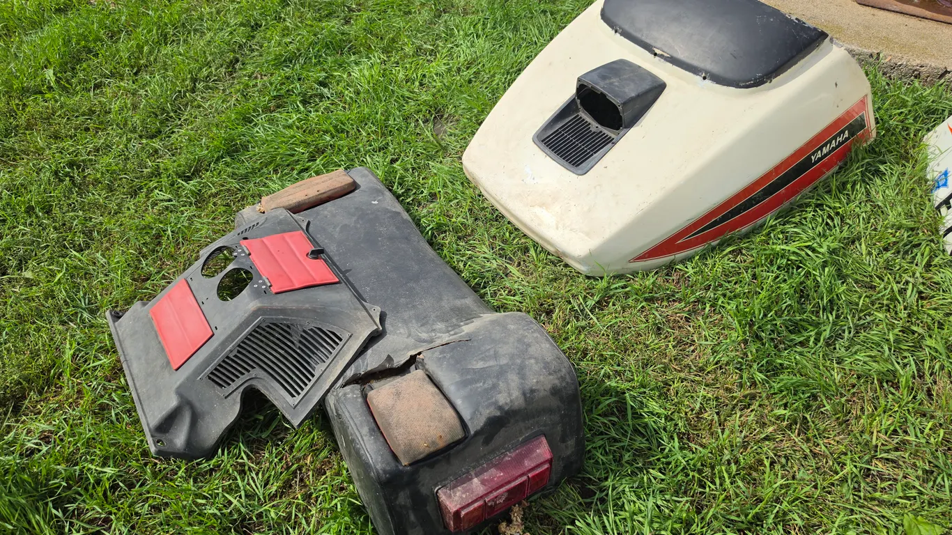Believed to be a 70’s Yamaha 338 Hood, Seat and Carb Cover