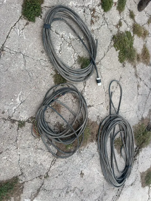 (3) 220V Cords, *need ends, Buying All For One Money