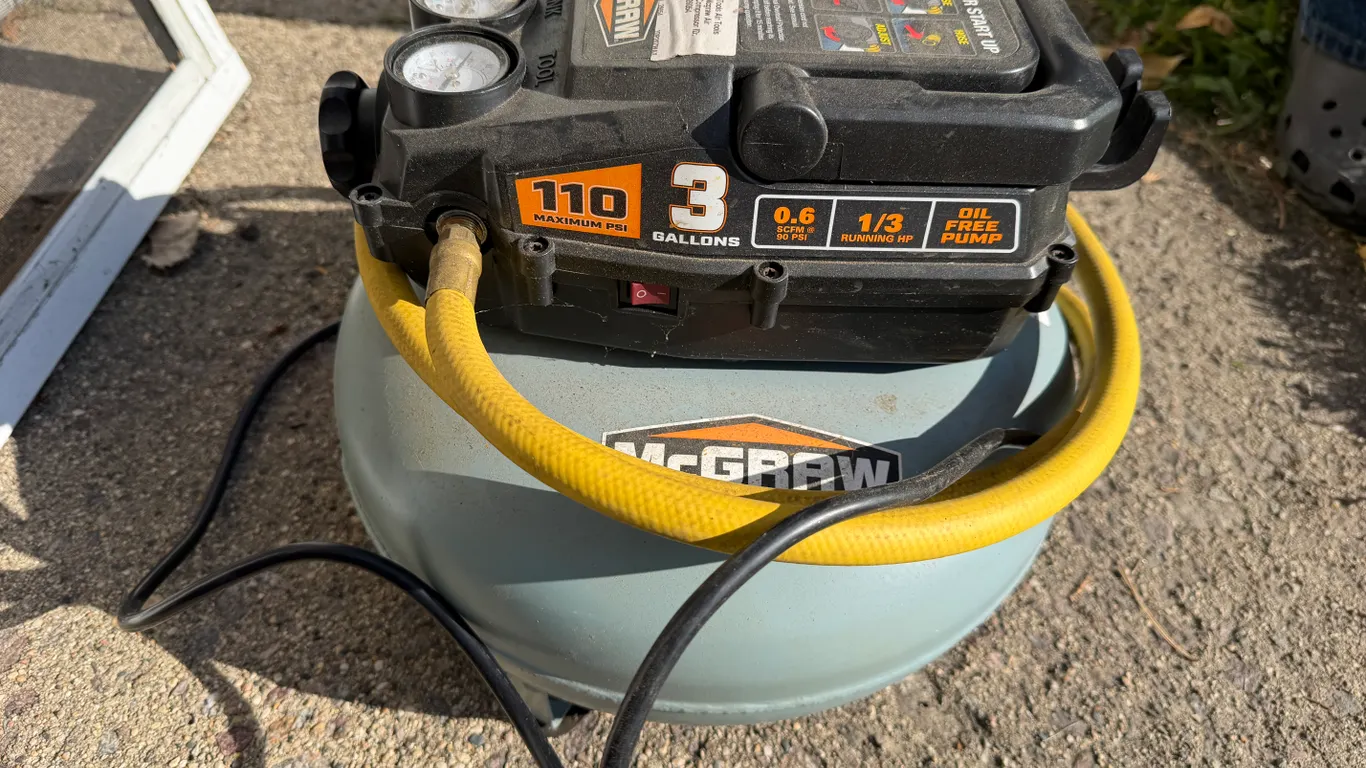 McGraw 3 Gallon Air Compressor, 110 Max PSI