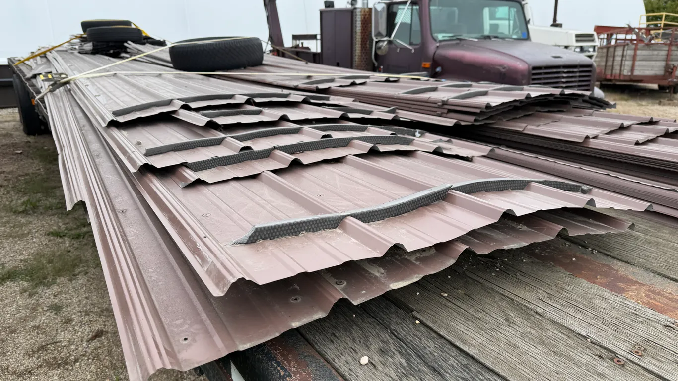 Assortment Of Mostly Used Roof Steel, Various Lengths And Sizes, There Are Some New Pieces