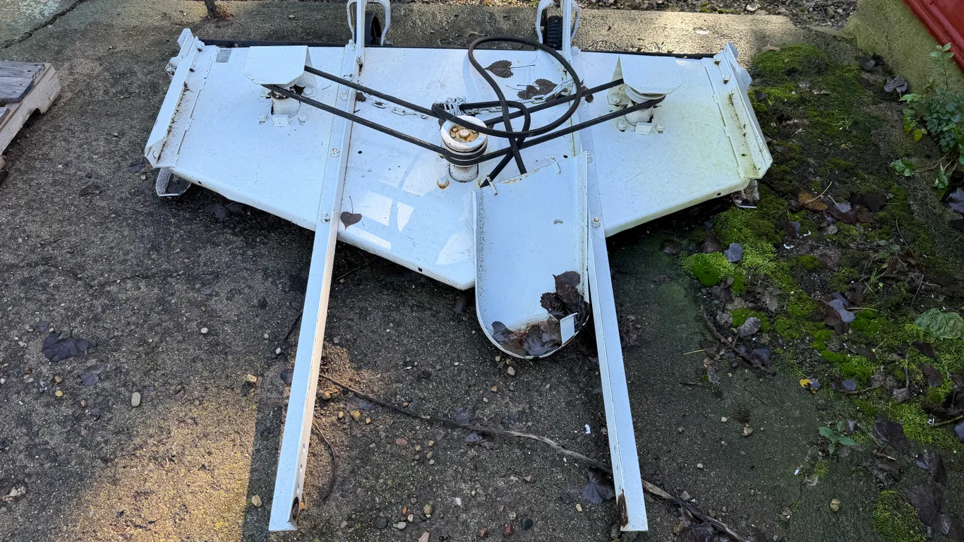 International 60" Belly Mower, 3 Blades, In Working Condition