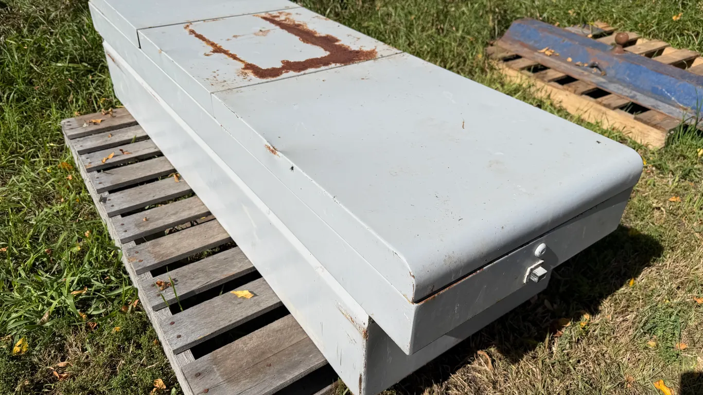 Metal Pickup Tool Box