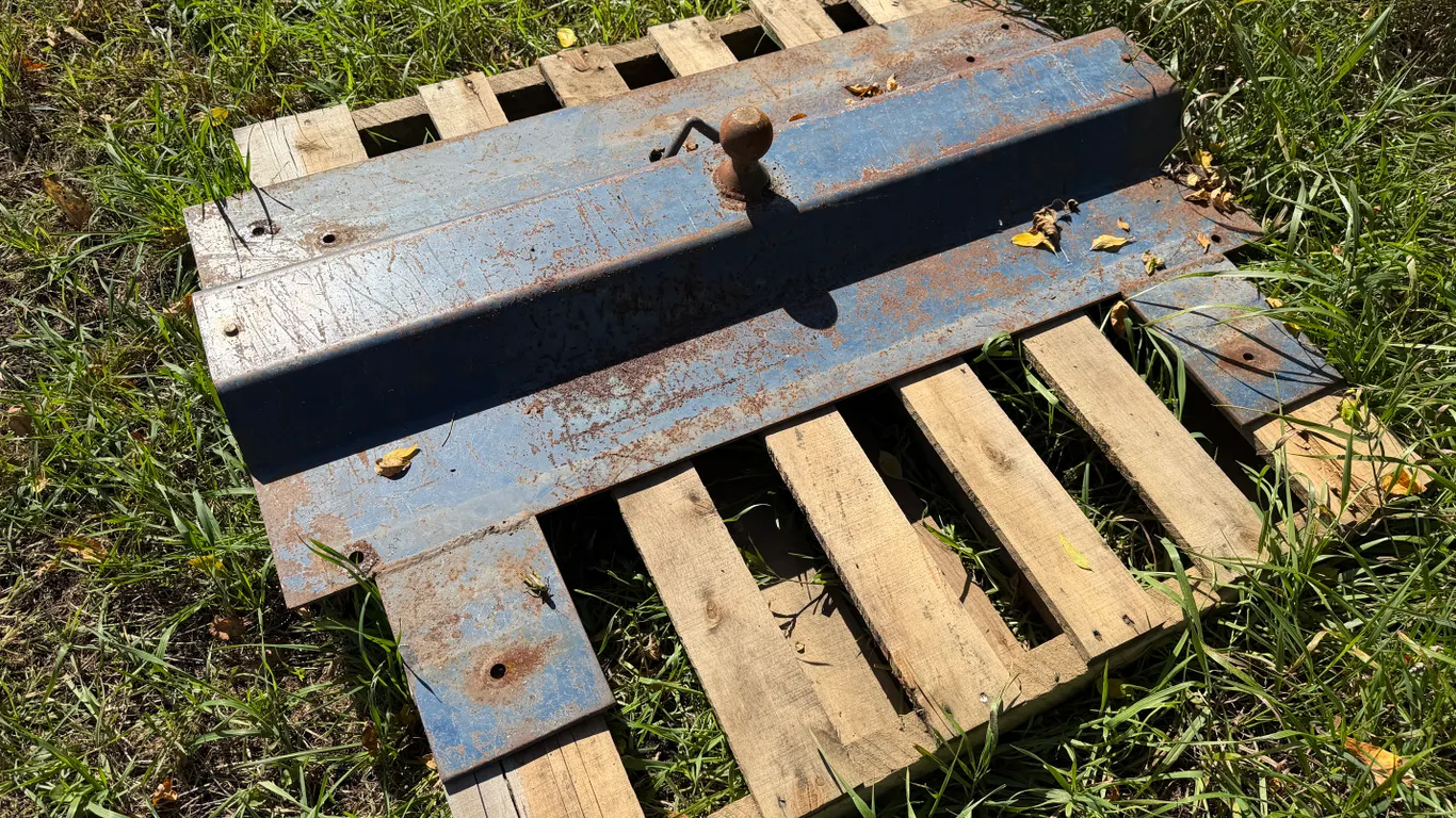 Kiefer-Built Gooseneck Ball, Came off a Ford 1 Ton Pickup