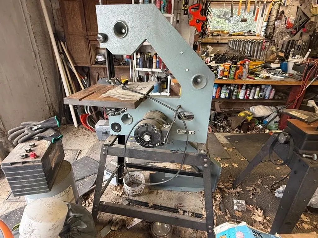 Delta 16" Motorized Band Saw