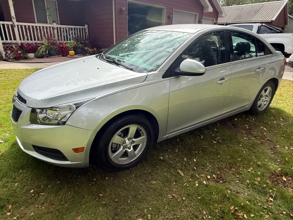 2014 Chevrolet Cruze LT 4-Door Car, 1.4L 4-Cylinder Turbo, Automatic, Power Windows, Power Locks, 38