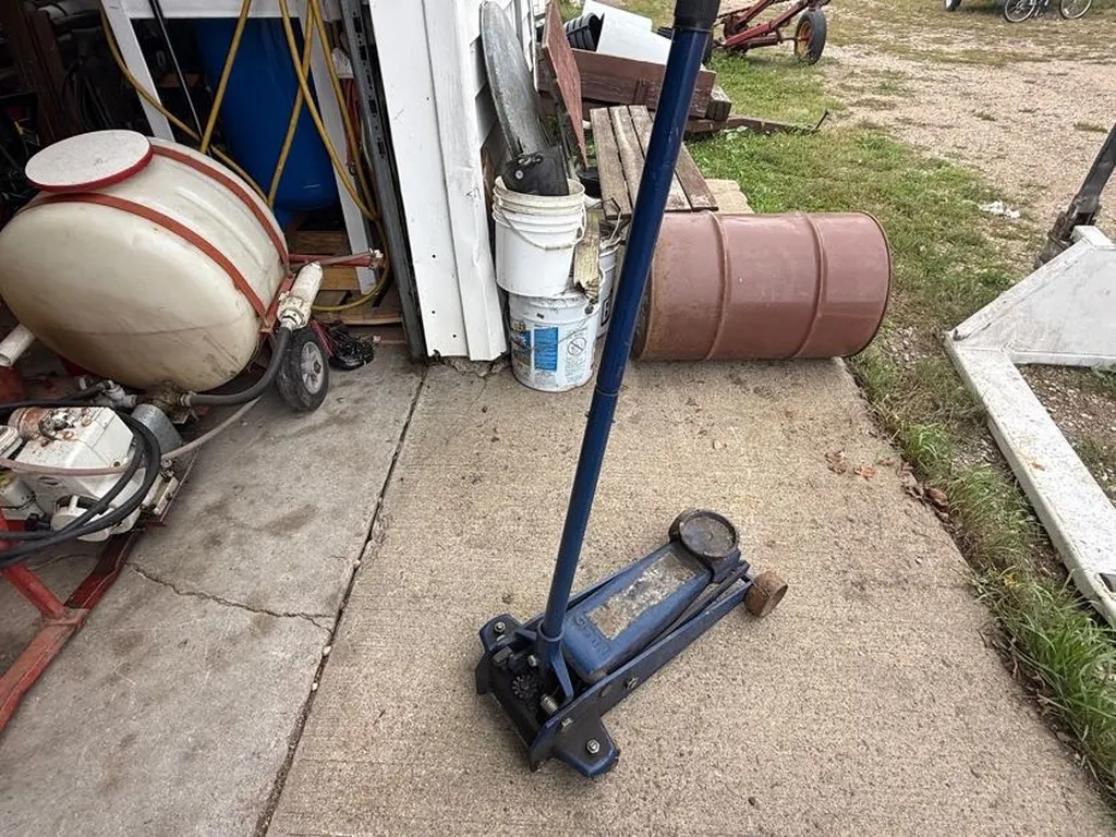 3-Ton Floor Jack, Works As Should
