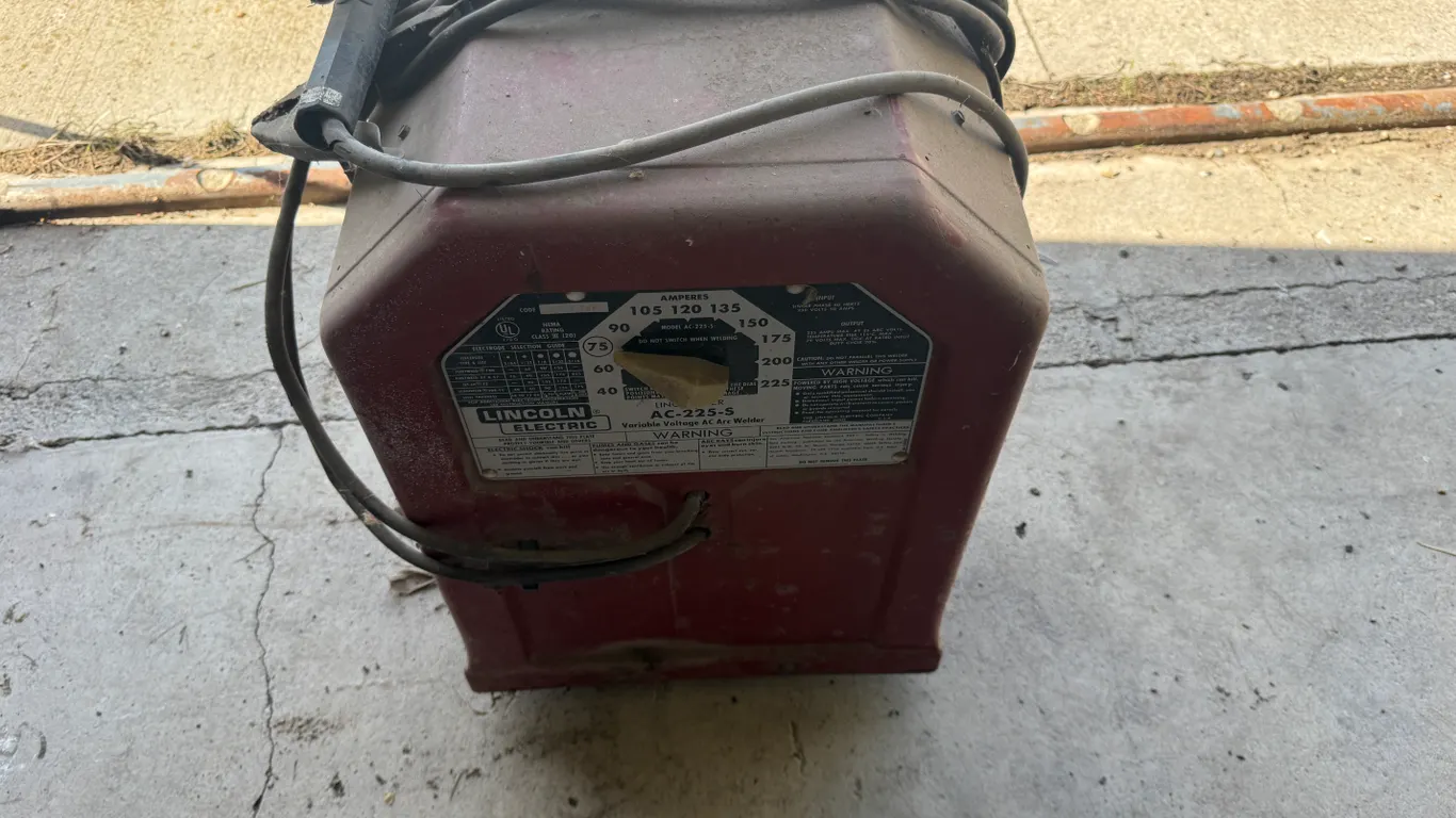 Lincoln Electric Welder With Leads
