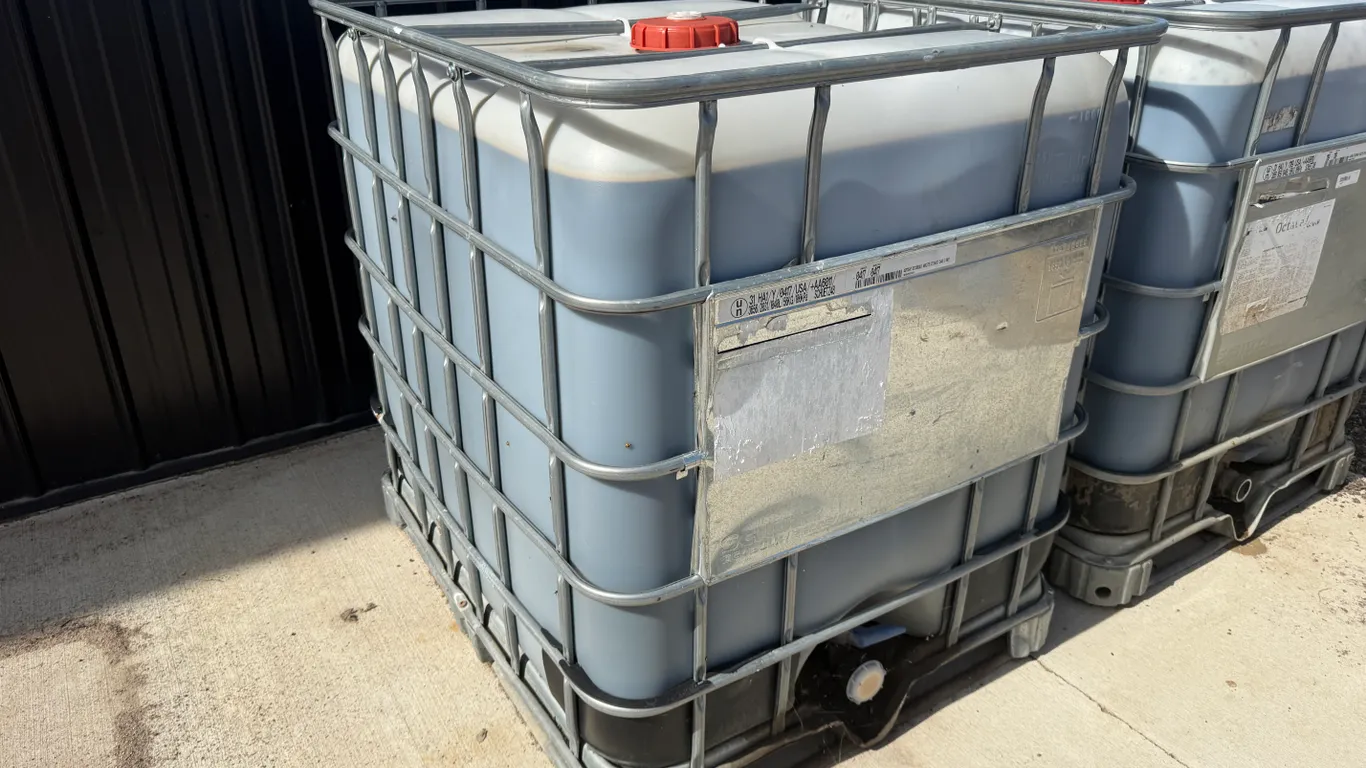 1 Tote Of Used Oil, Approx 260 Gallons (1)