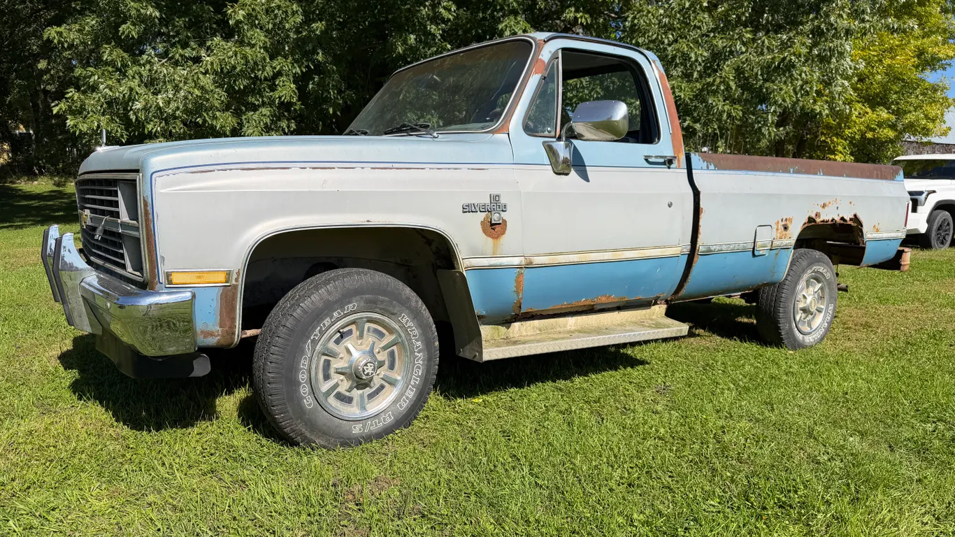 1983 Chevrolet Silverado 1500, 305 Gas Engine, Automatic, 4WD, 118K Miles, Has Not Been Ran in 4-5 Y