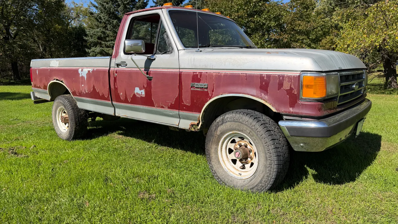 1989 Ford F-250, 7.3L Non-Turbo Motor, Shows 28,942 Miles (believed to have been turned over twice),