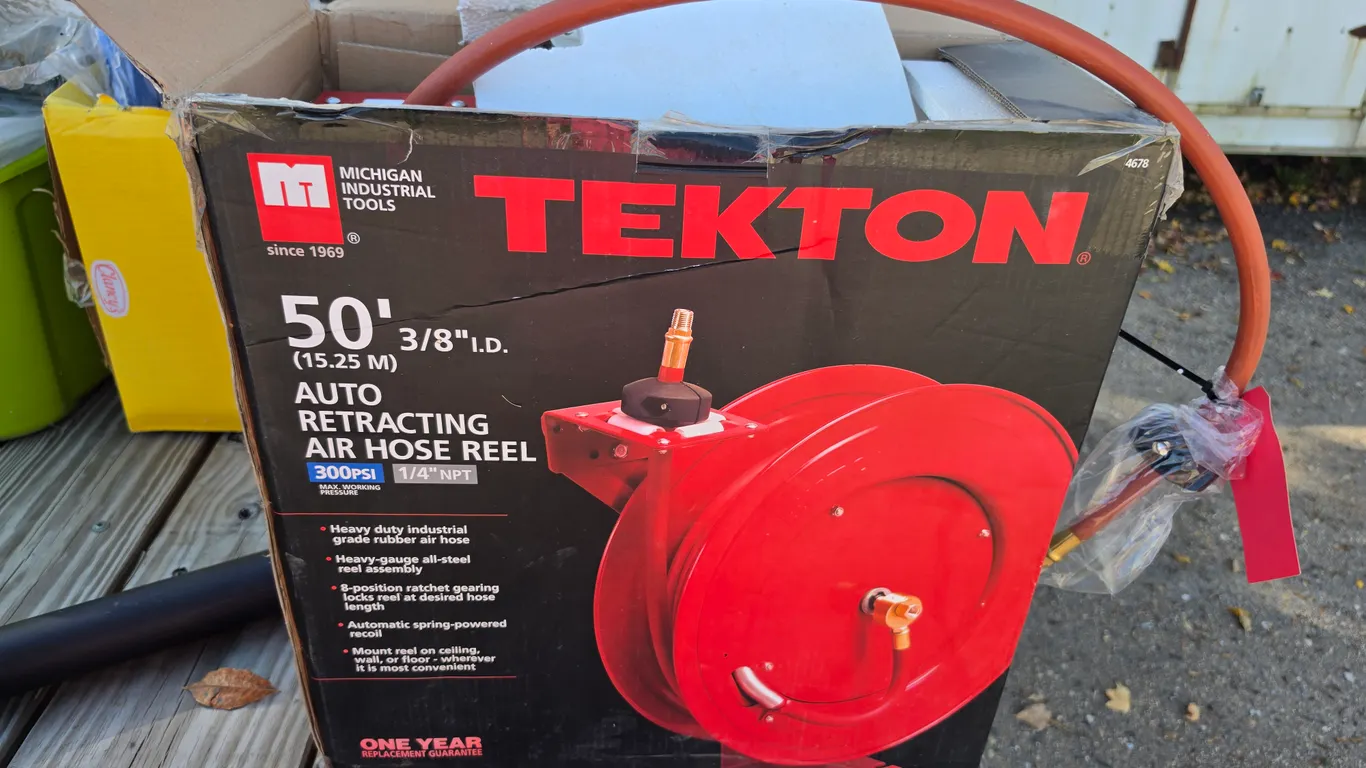 50' Auto Retracting Air Hose Reel, 300 psi, with 3/8" Hose, *MUST BE PICKED UP BY FRIDAY, OCTOBER 23