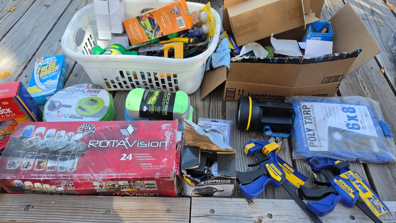 Misc. Hand Tools, Towels, Sponges, Tarp, 12v Air Compressor, *MUST BE PICKED UP BY FRIDAY, OCTOBER 2