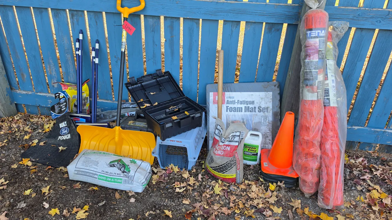 Pet Taxi, Shovel, Dust Pan/Broom, Cones, 4'x50' Snow Fence, *MUST BE PICKED UP BY FRIDAY, OCTOBER 23