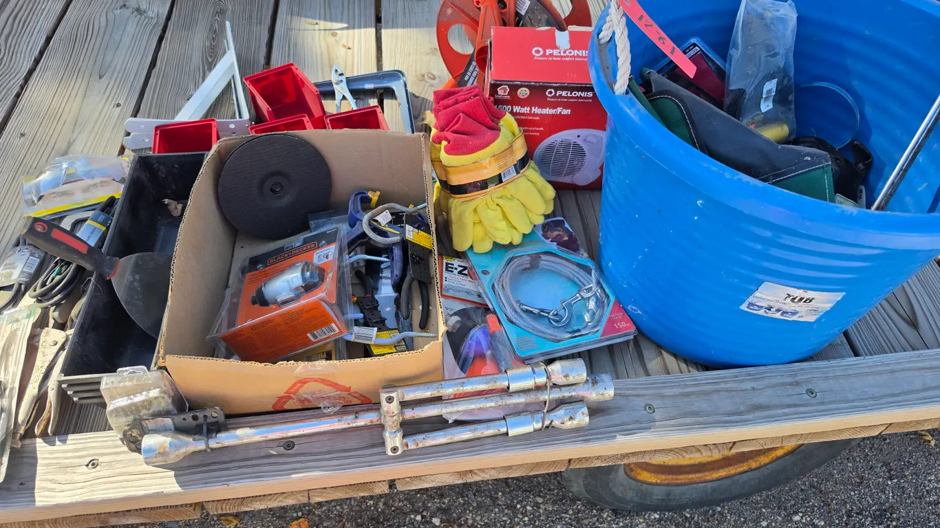 (4) 4 Mudpans, misc. Hand Tools, Dog Chain, 1500w Heater, Electrical Cord Reel, *MUST BE PICKED UP B