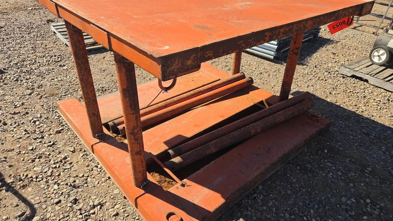 Approx. 72"X72"X45" Trench Box