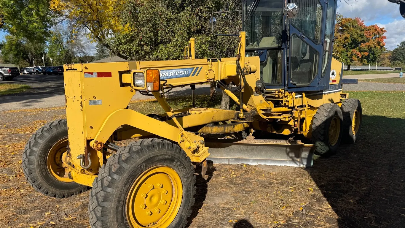 Komatsu GD305A Motor Grader