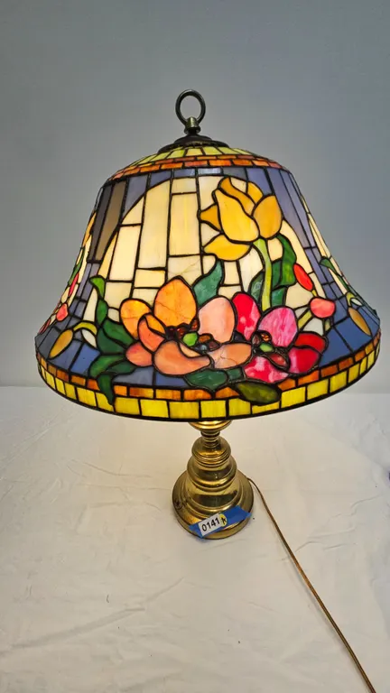 Tiffany-Style Stained Glass Table Lamp