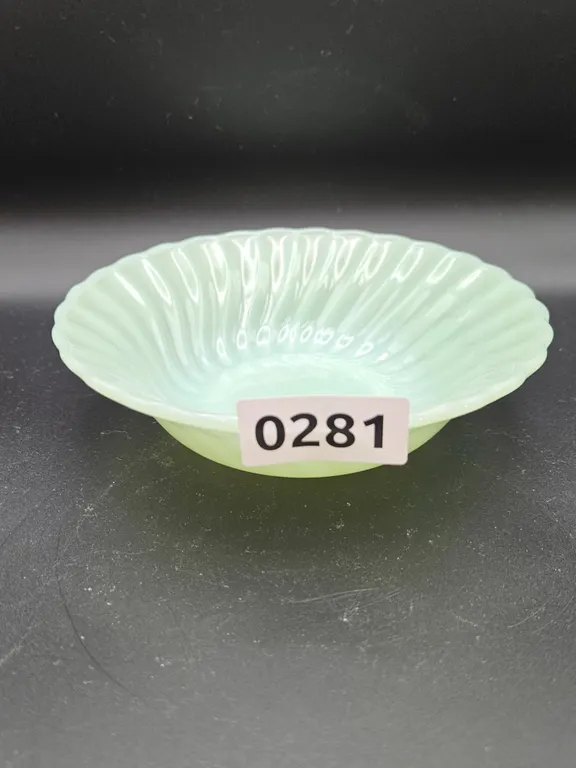 Anchor Hocking Fire-King Jadeite Swirl Bowl