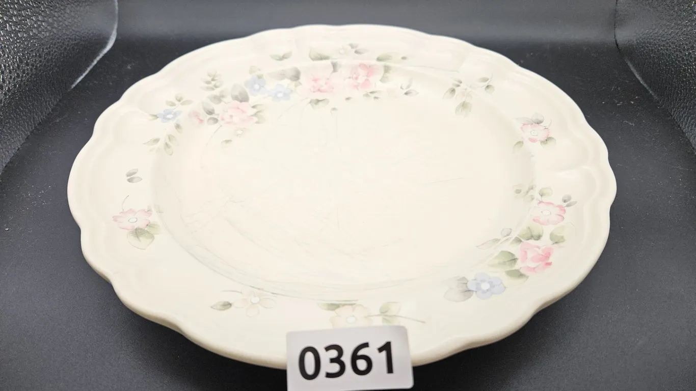Pfaltzgraff Village Floral Dinner Plate