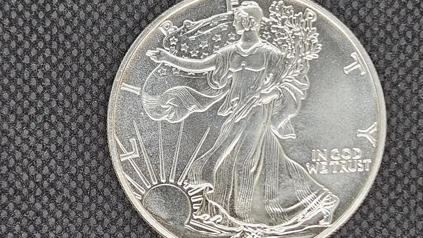 1990 American Silver Eagle 1 Oz Fine Silver Coin