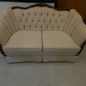 Kingsley Tufted Loveseat