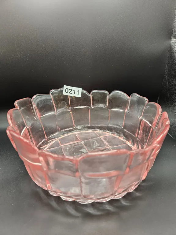 Dalle Viking Pink Art Glass Bowl