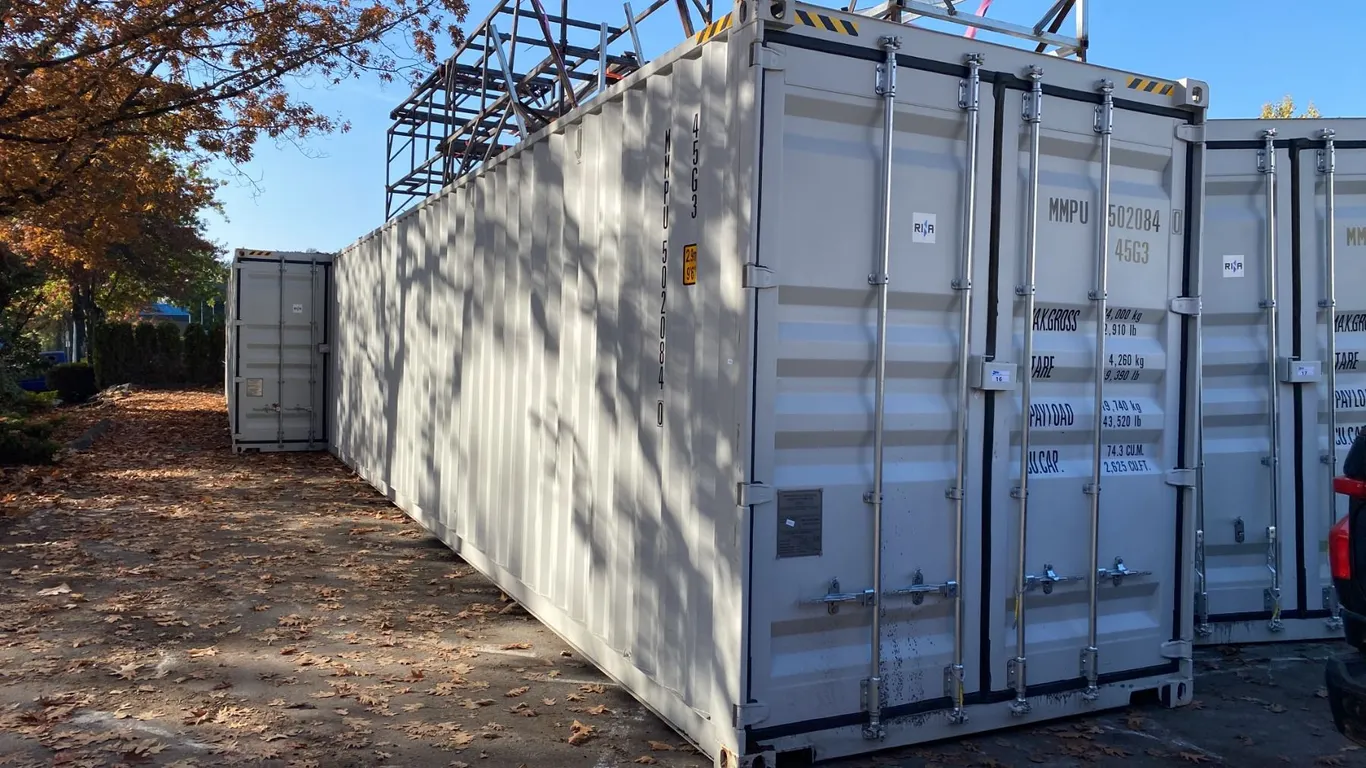 GREY 40' 52,910 LB MAX CAPACITY INDUSTRIAL TRANSPORT CONTAINER WITH 4 DUAL SWING SIDE DOORS DUAL