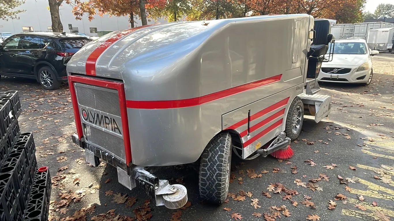 2014 OLYMPIA MILLENNIUM ICE RESURFACER, GREY, VIN RM140322344D,