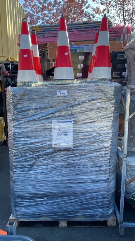 PALLET OF IRANCH IRSTC REFLECTIVE TRAFFIC CONES- 250PCS TOTAL