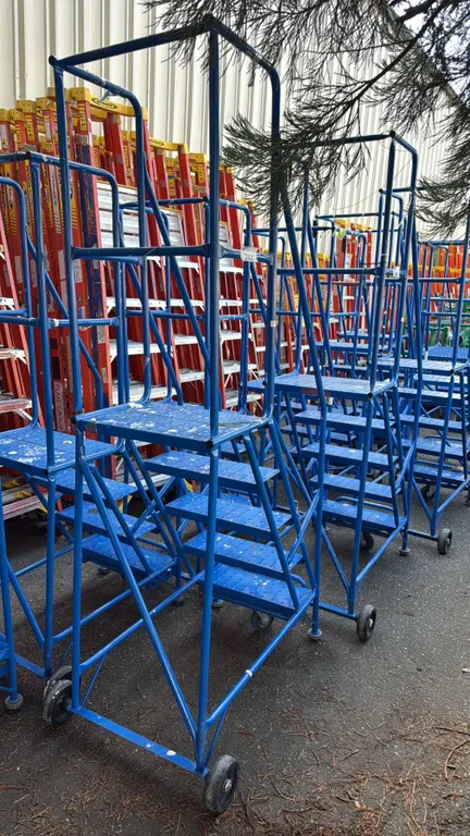 CANWAY 5H-20 HEAVY DUTY BLUE 5 STEP NARROW MOBILE WAREHOUSE STAIRS WITH 20" X 15" PLATFORM