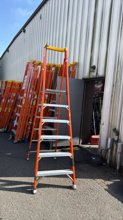 ALLRIGHT HEAVY DUTY 6' ORANGE CARBON FIBER INDUSTRIAL PLATFORM LADDER