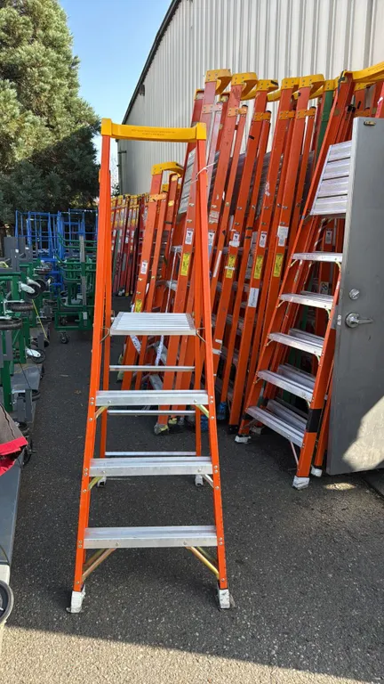 ALLRIGHT HEAVY DUTY 4' ORANGE CARBON FIBER INDUSTRIAL PLATFORM LADDER