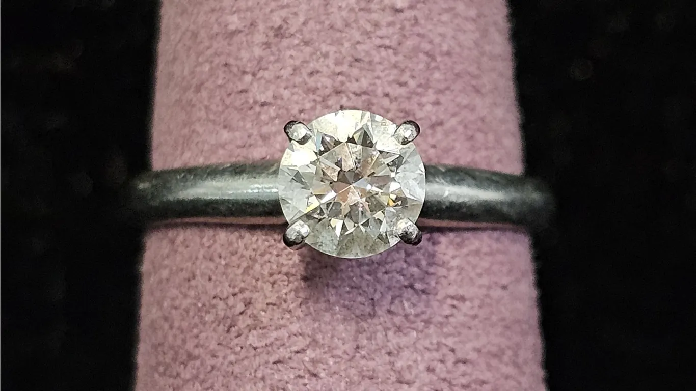 PLATINUM DIAMOND ENGAGEMENT RING WITH BAG: SIZE 4.75