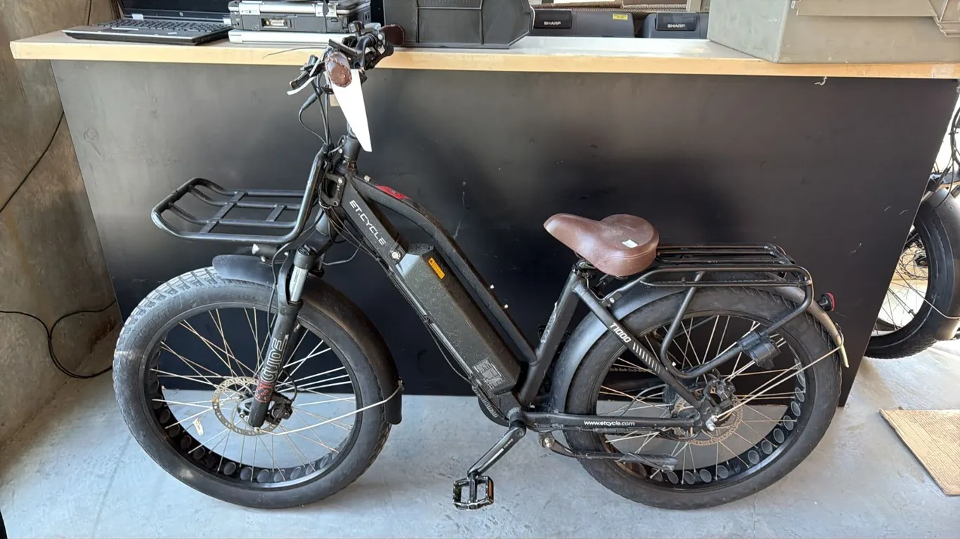 BLACK ET CYCLE T1000 DAS-KIT MOTOR 8-SPEED FRONT SUSPENSION OFF-ROAD FAT TIRE E-BIKE