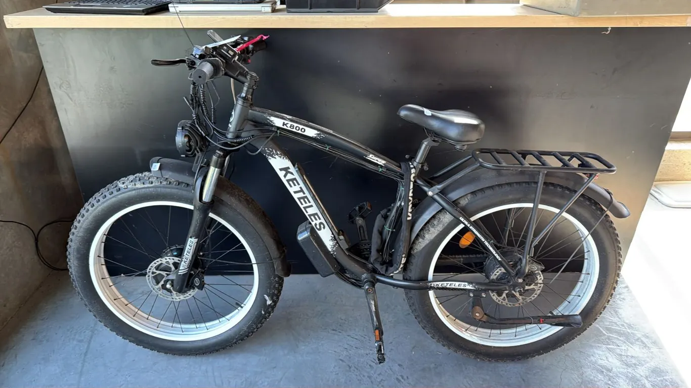 BLACK KETELES PEAK DUAL MOTOR ALL TERRAIN 26-INCH FAT TIRE MOUNTAIN E-BIKE 21-SPEED