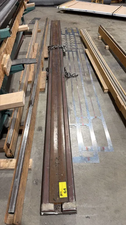 METAL LIFTING BAR WITH CHAINS APPROX 14FT