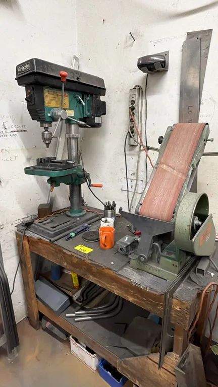 2-TIER WOOD SHELVING UNIT WITH BUSY BEE INDUSTRIAL BELT SANDER, GRIZZLY G7943 BENCH DRILL PRESS &