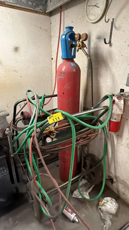 PORTABLE WELDING CART WITH LARGE ACETYLENE TANK, HOSES & TORCHES CONTENTS *MUST TAKE ALL*