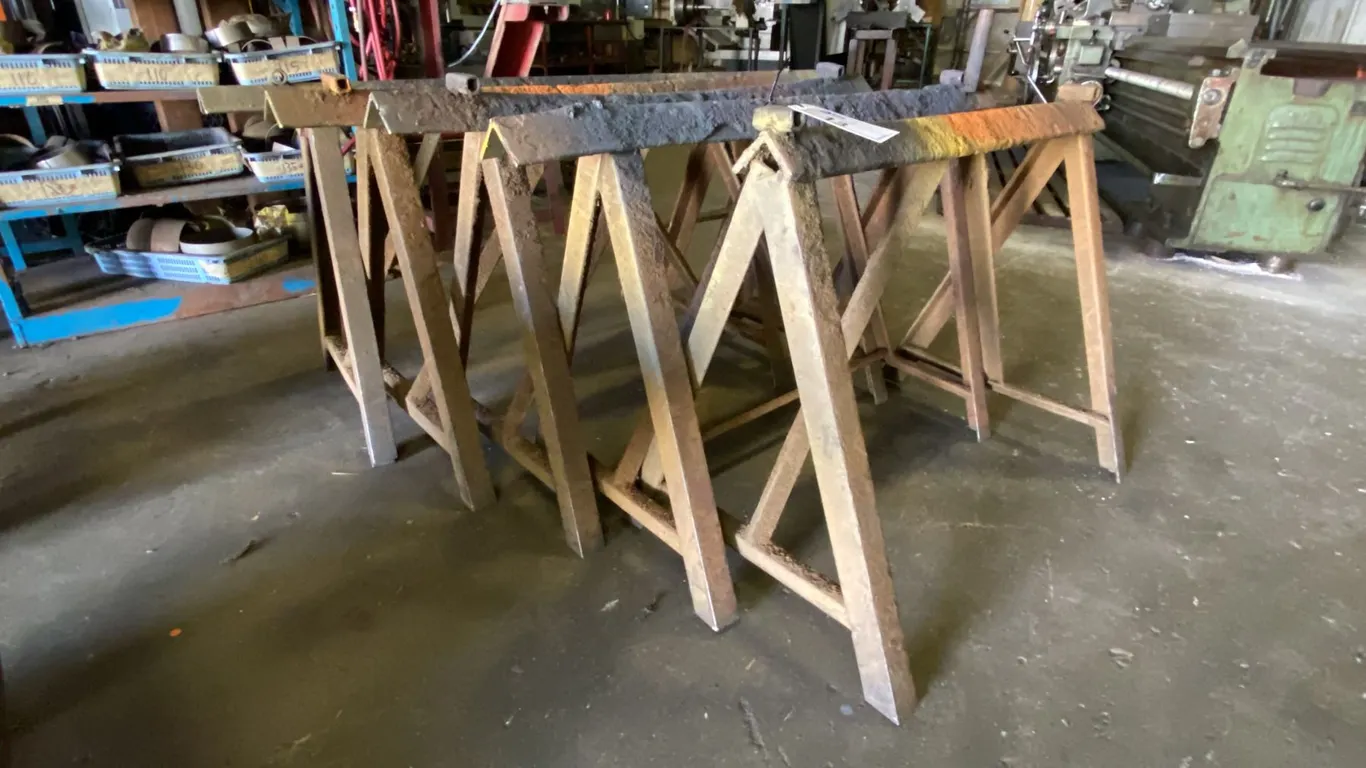 GROUP OF 6 ASSORTED SIZE STEEL SAW HORSES