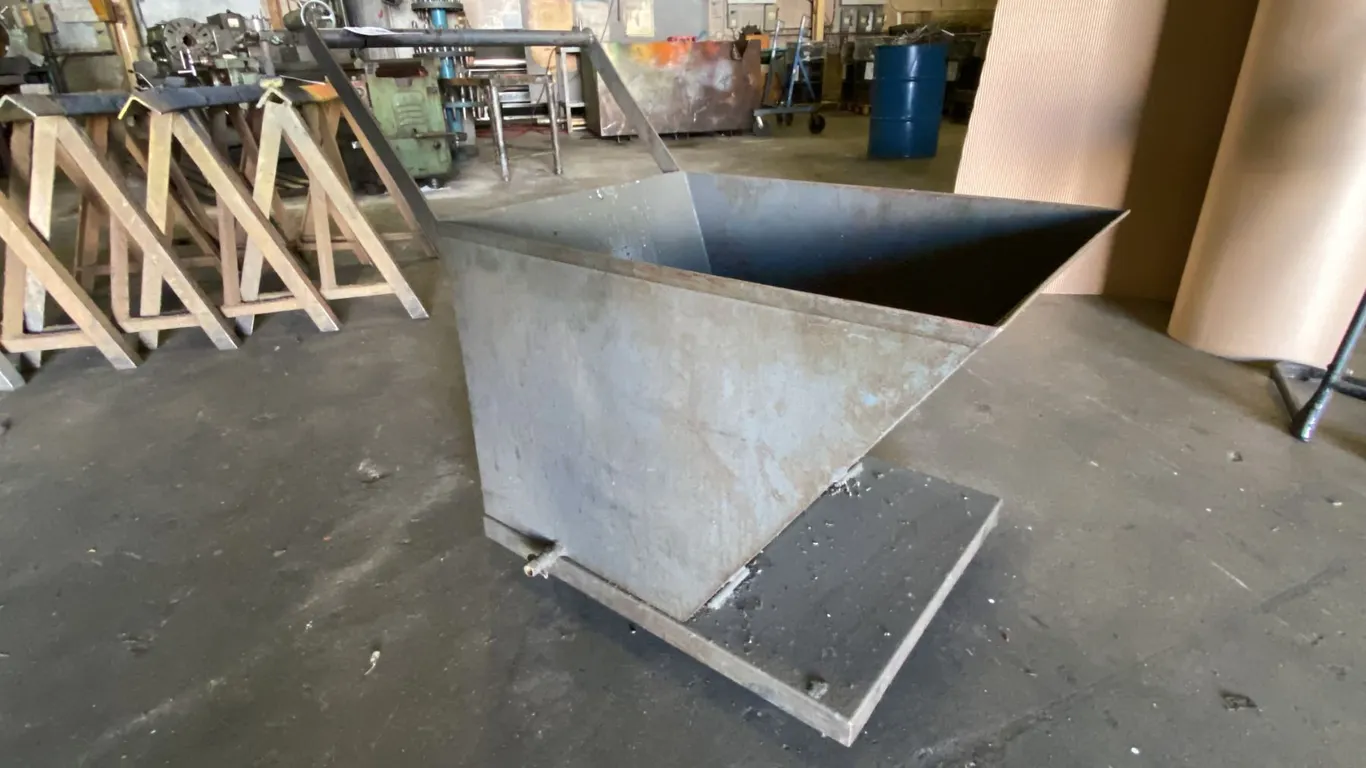 METAL MOBILE SCRAP DUMP BIN