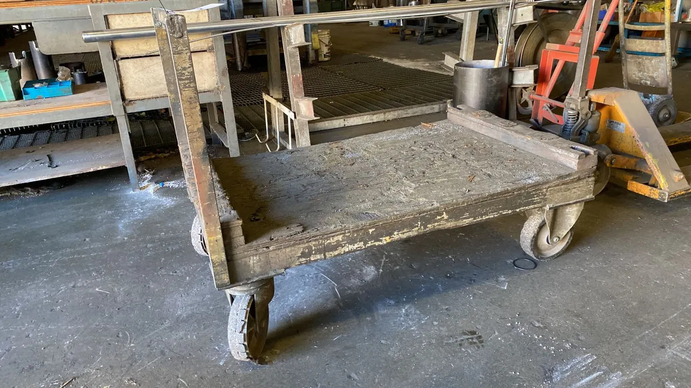 MOBILE WOOD & METAL MATERIAL CART