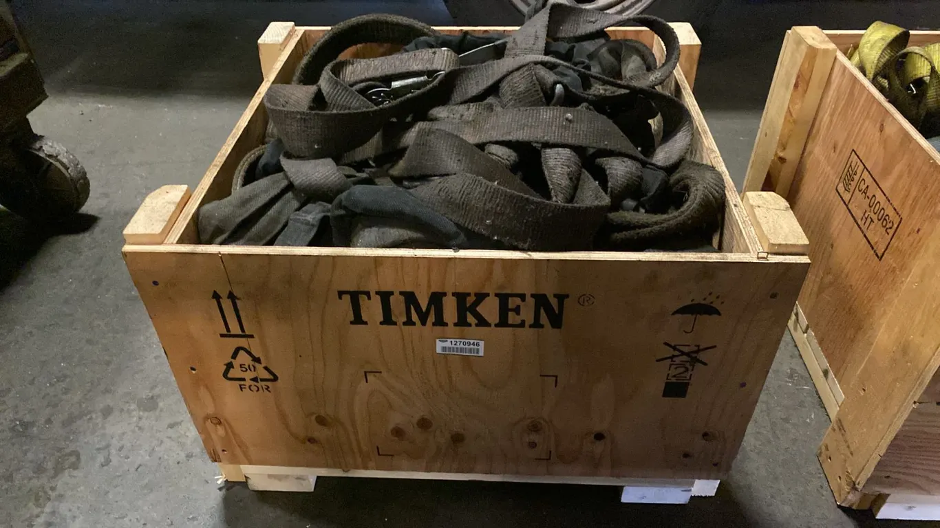 WOODEN CRATE FILLED WITH ASSORTED LIFTING SLINGS