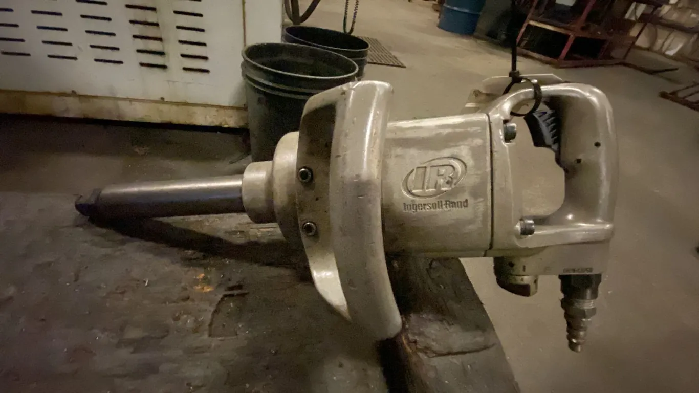 INGERSOLL RAND 1" PNEUMATIC IMPACT WRENCH