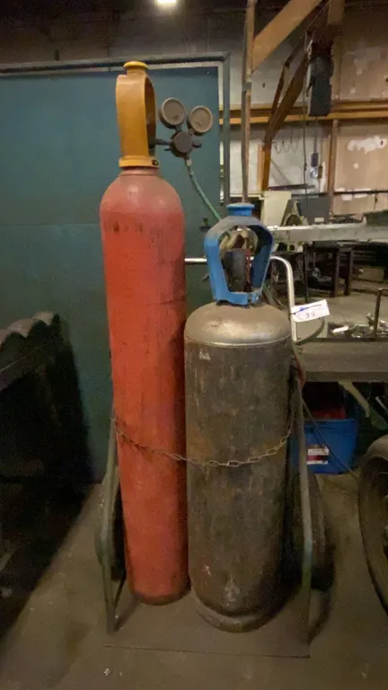 OXY-ACETYLENE WELDING SET - INCLUDES CART, TORCH, HOSE-LINE AND GAUGES