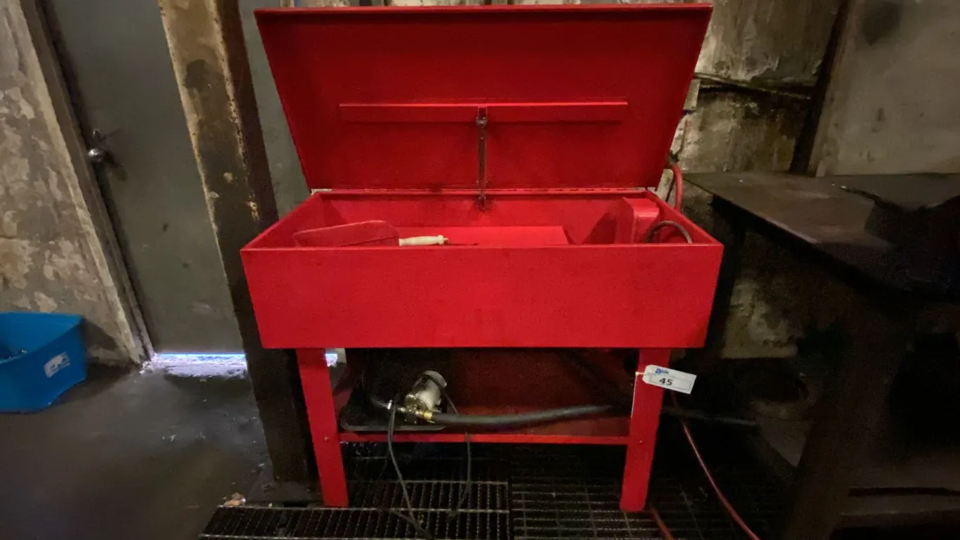 RED METAL PARTS WASHER/SOLVENT TANK AND ELECTRIC BARREL PUMP
