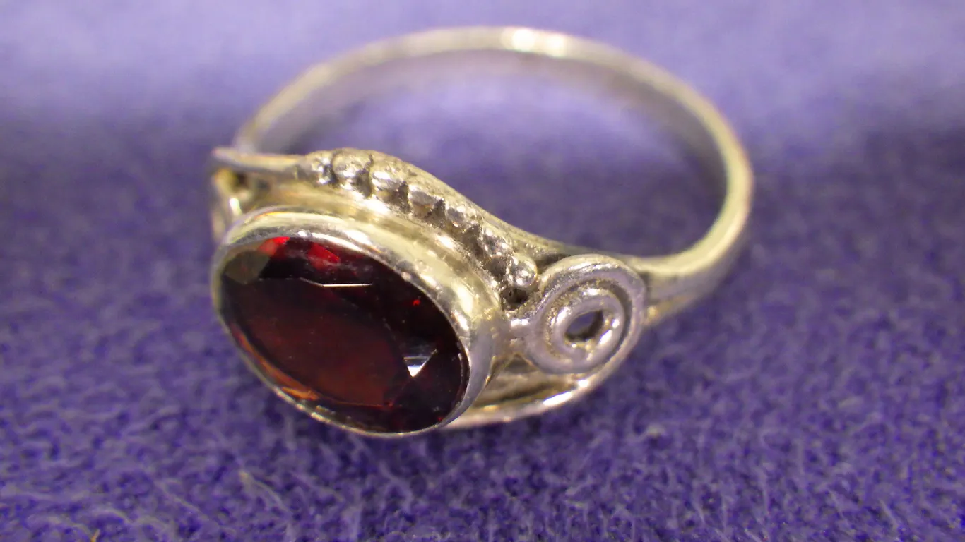 Ring (size 5.5)