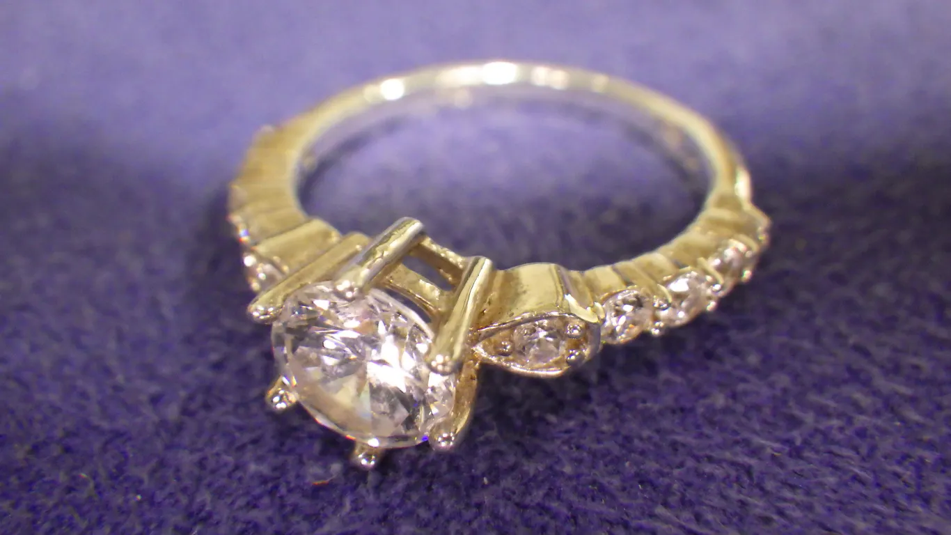 Ring (size 5.5)